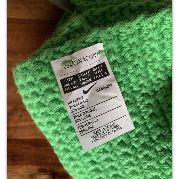 Nike Green Knit Scarf Acrylic Wool Y2K New Warm Cozy *RARE* - Picture 2 of 4